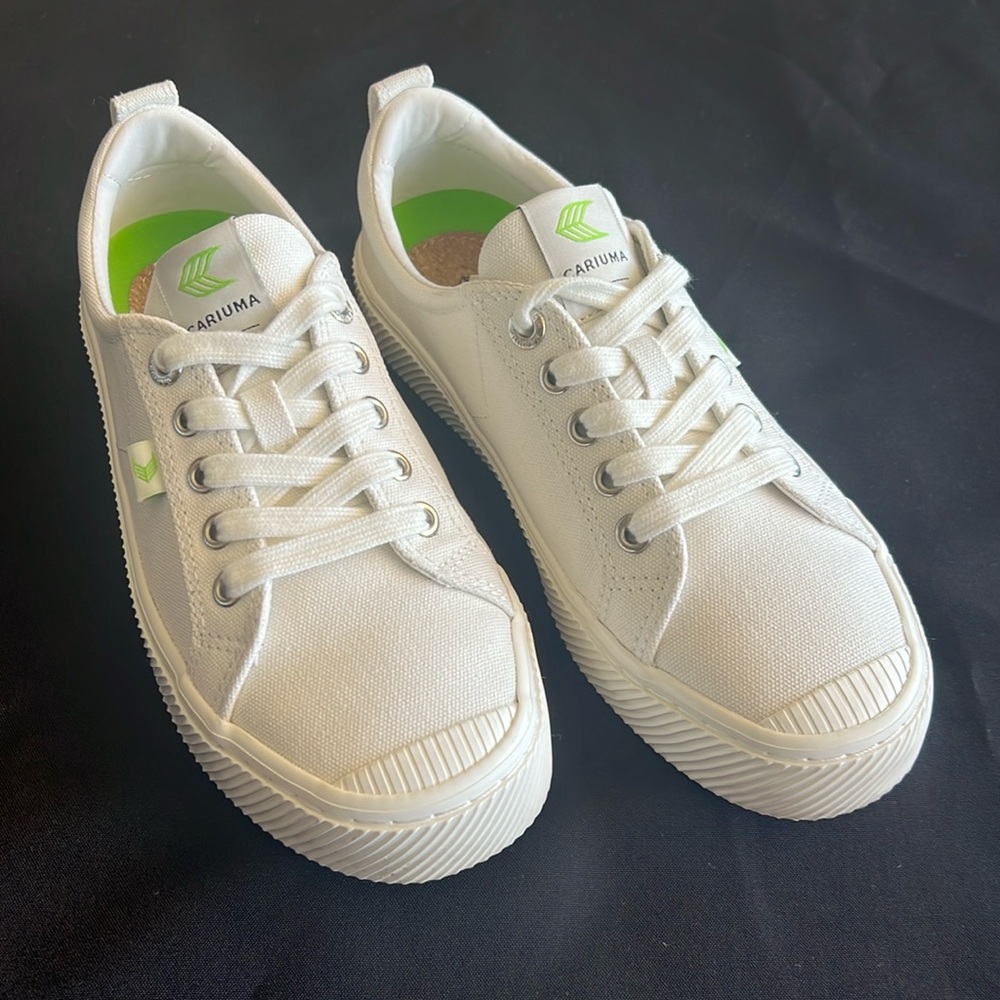 Cariuma OCA Low Sneaker